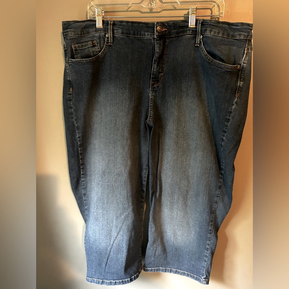 Gloria Vanderbilt All-Around Slimming Effect Capri